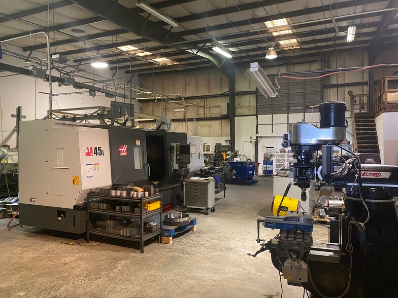 1033 Cavalier Blvd, Chesapeake, VA à vendre - Photo du bâtiment - Image 3 de 41