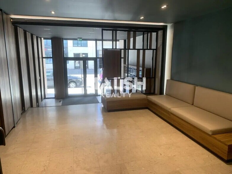 Bureau dans Lyon à vendre - Hall d’entrée - Image 2 de 18