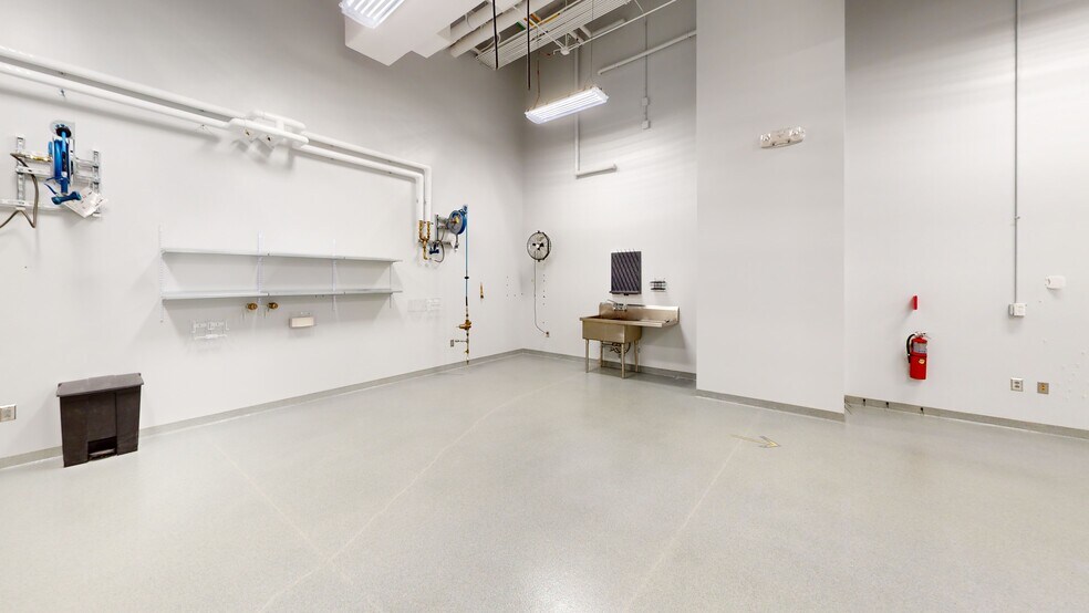 2100 Production Dr, Apex, NC à louer - Photo intérieure - Image 2 de 13