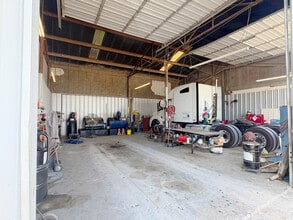 737 Pearl St, Houston, TX for lease Interior Photo- Image 2 of 2