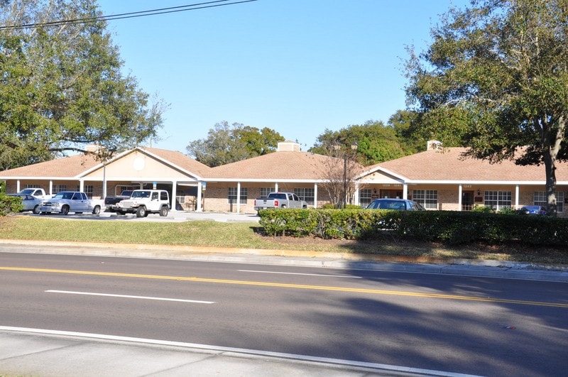 1230 S Myrtle Ave, Clearwater, FL for lease - Building Photo - Image 2 of 8
