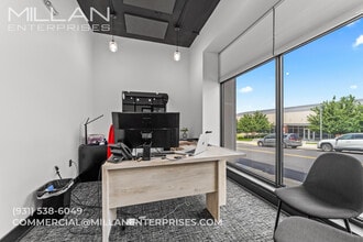 110 Main St, Clarksville, TN for lease Interior Photo- Image 2 of 10