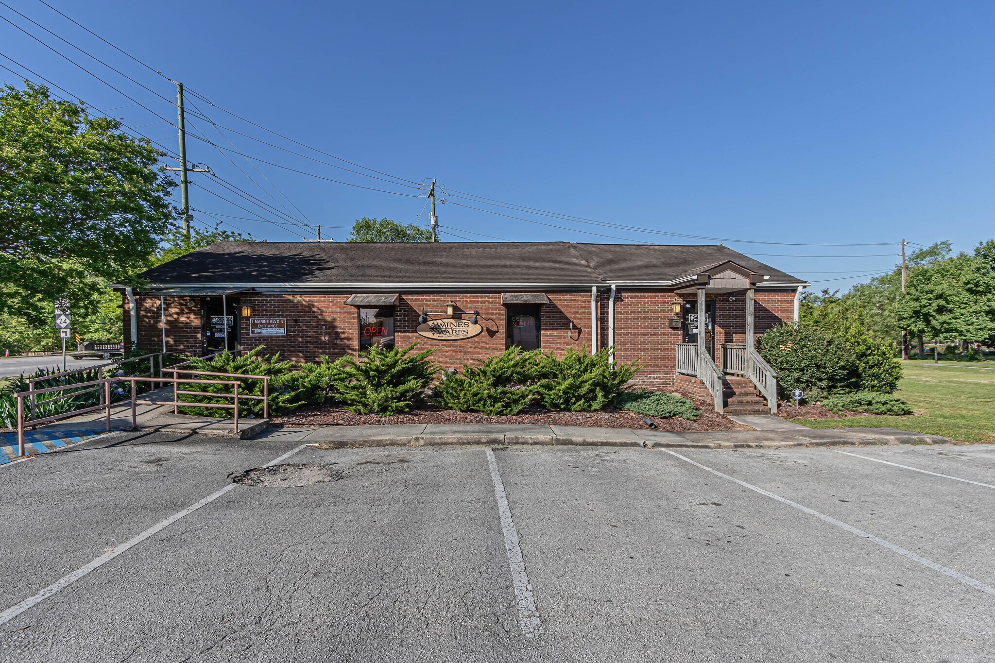 1 N Marine Blvd, Jacksonville, NC à vendre Photo du bâtiment- Image 1 de 31