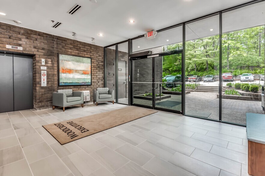 12125 Woodcrest Executive Dr, Saint Louis, MO à louer - Photo intérieure - Image 3 de 9