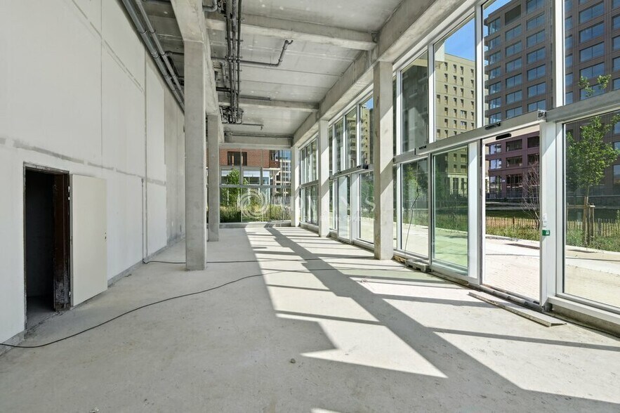 54 Quai De Seine, Saint-Ouen-sur-Seine for lease - Interior Photo - Image 2 of 5