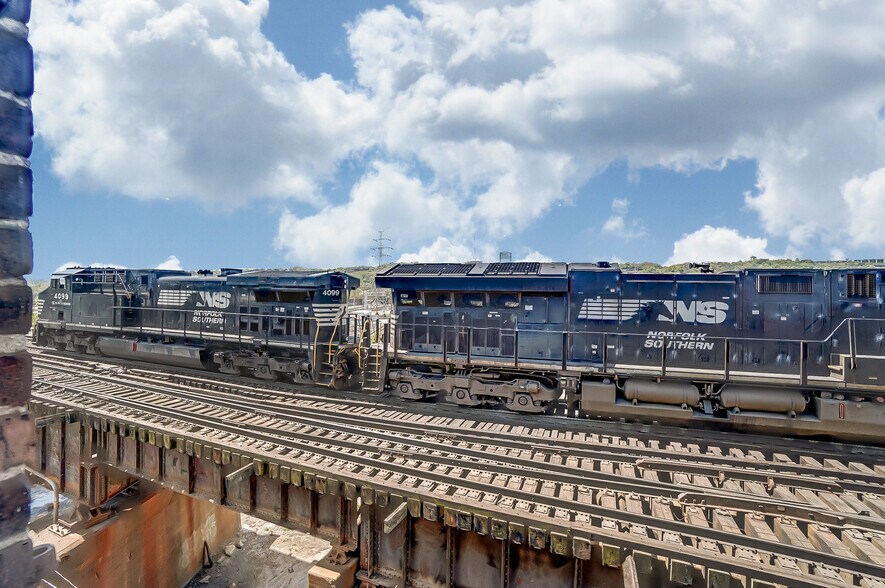 1275 Budd St, Cincinnati, OH à louer - Photo du bâtiment - Image 3 de 18
