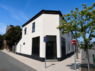 Plus de détails pour 16 Vine St, Widnes - Commerce de détail à louer