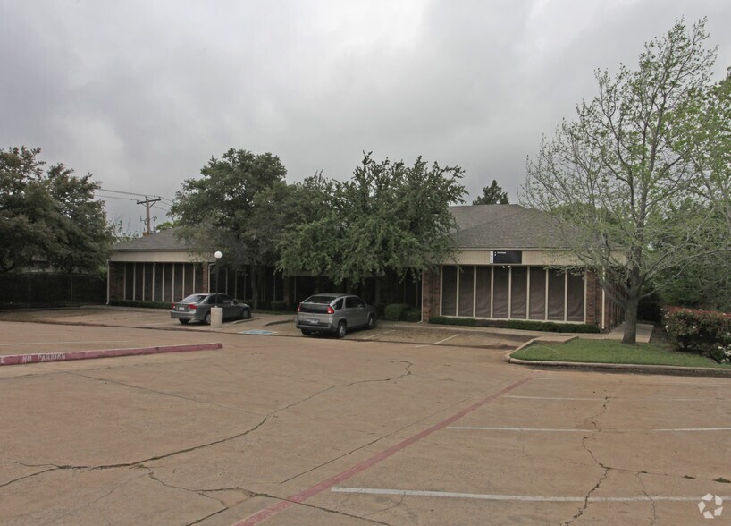 5628 SW Green Oaks Blvd, Arlington, TX for sale - Building Photo - Image 2 of 3