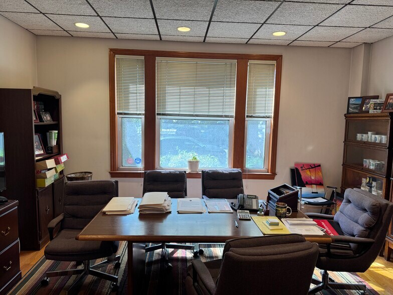 1714 Beacon St, Brookline, MA for lease - Building Photo - Image 3 of 6