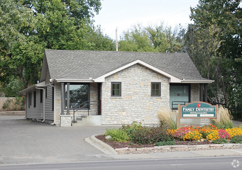 5020 Minnetonka Blvd, Saint Louis Park, MN for sale - Primary Photo - Image 1 of 16