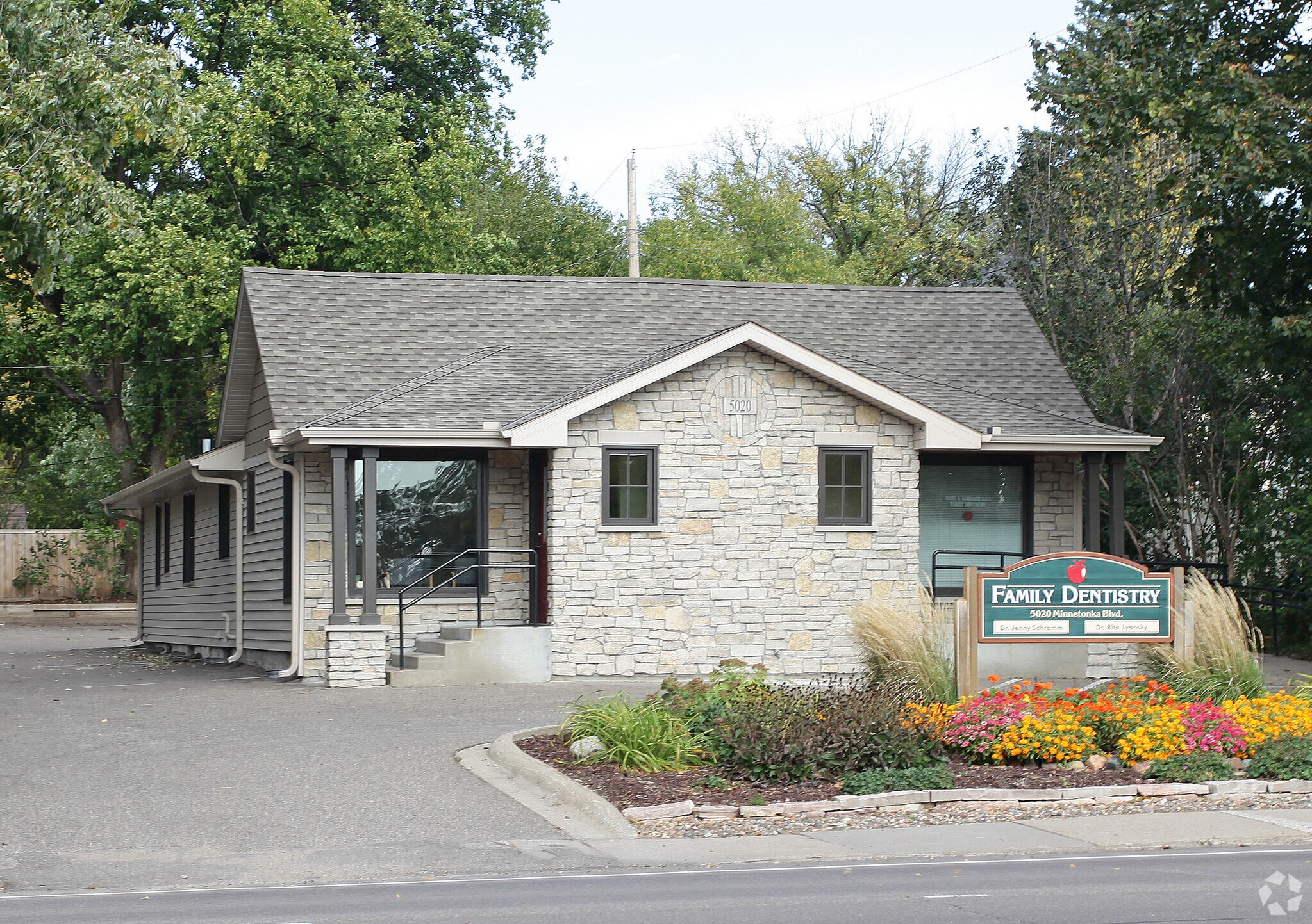 5020 Minnetonka Blvd, Saint Louis Park, MN for sale Primary Photo- Image 1 of 17