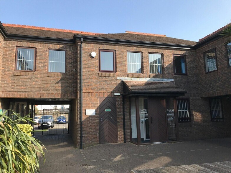 256 Cowbridge Rd E, Cardiff à vendre - Photo du bâtiment - Image 2 de 7