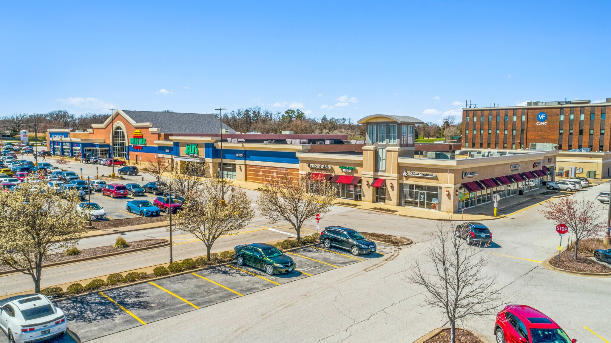 858 Middle Rd, Bettendorf, IA for lease Primary Photo- Image 1 of 14