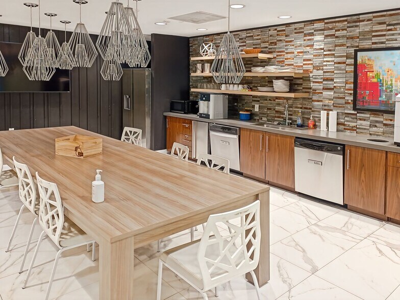 1050 Connecticut Ave NW, Washington, DC à louer - Photo intérieure - Image 2 de 12