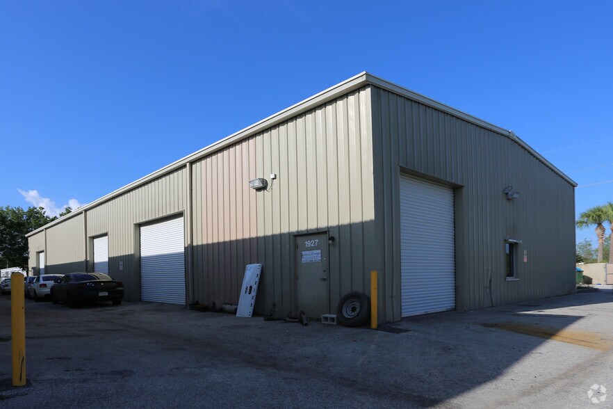 1927-1935 SW South Macedo Blvd, Port Saint Lucie, FL à vendre - Photo du bâtiment - Image 2 de 14
