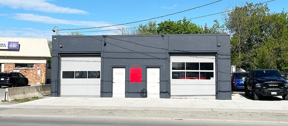 212 Louth St, St Catharines, ON à vendre - Photo du bâtiment - Image 2 de 7