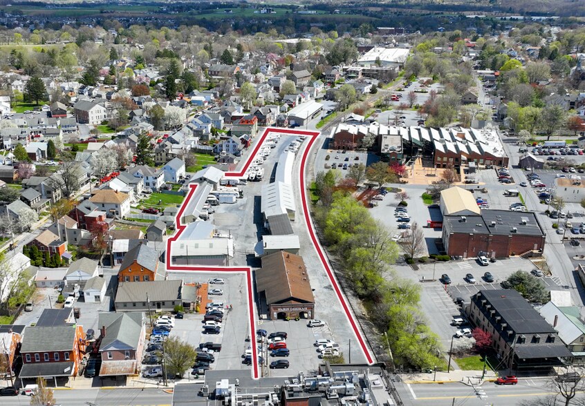 45 N Broad St, Lititz, PA à vendre - Photo du bâtiment - Image 1 de 1