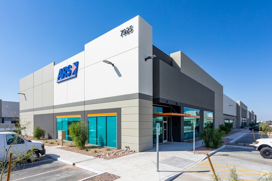 7925 E Ray Rd, Mesa, AZ for lease - Primary Photo - Image 1 of 5