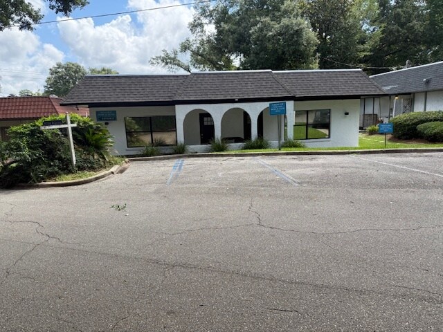 1706 Riggins Rd, Tallahassee, FL à louer - Photo du bâtiment - Image 3 de 14