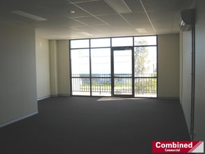 4 Orielton Rd, Smeaton Grange for lease Interior Photo- Image 2 of 3