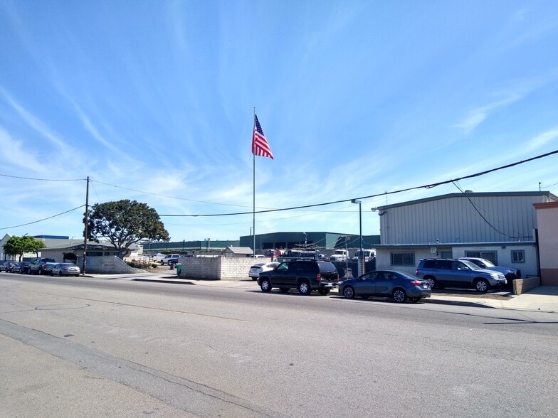 610 Metcalf St, Escondido, CA for lease - Building Photo - Image 2 of 2