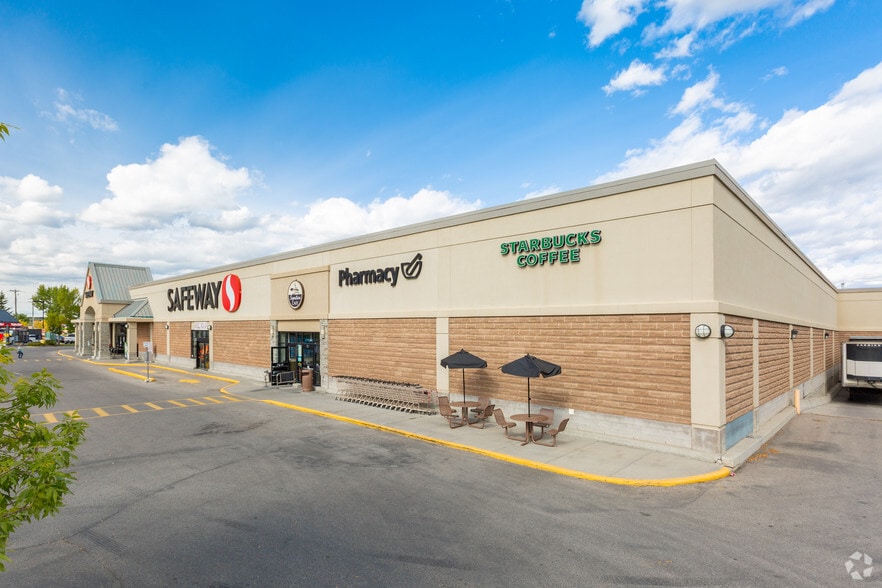 610 Big Rock Ln, Okotoks, AB à louer - Photo du bâtiment - Image 2 de 2