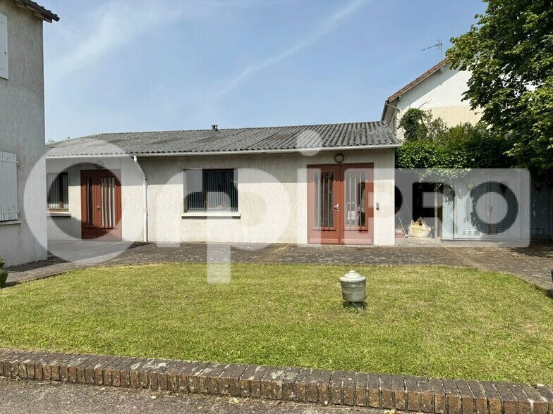 Flex in Morangis for sale - Building Photo - Image 2 of 10