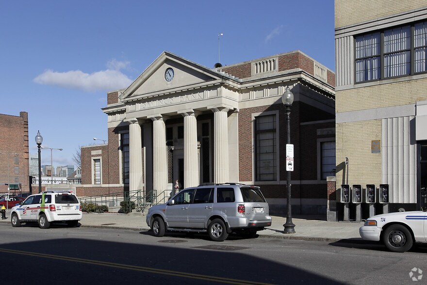 460 W Broadway, South Boston, MA à louer - Photo du bâtiment - Image 3 de 10