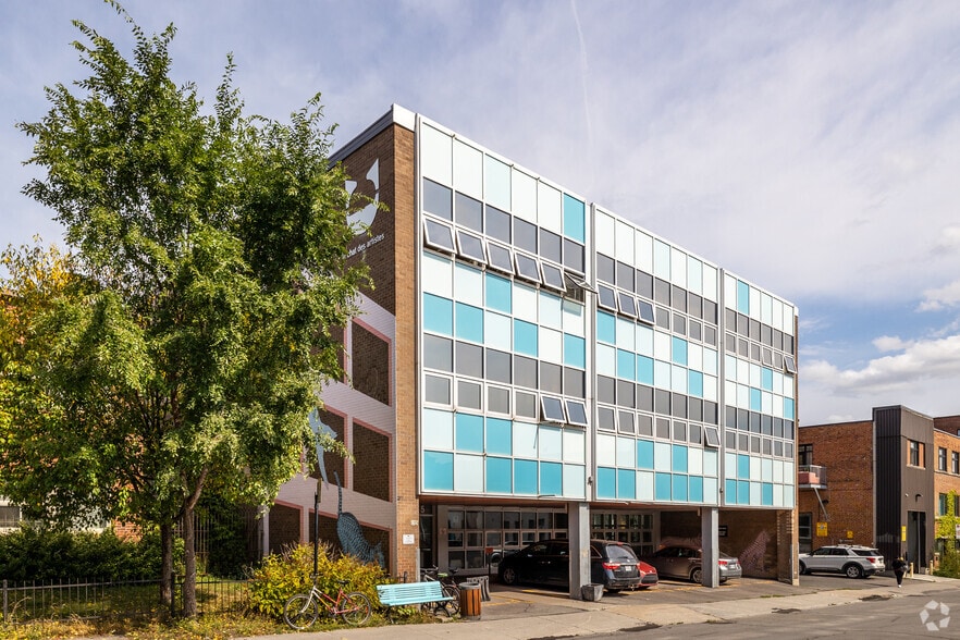 2205 Rue Parthenais, Montréal, QC à louer - Photo du bâtiment - Image 2 de 4