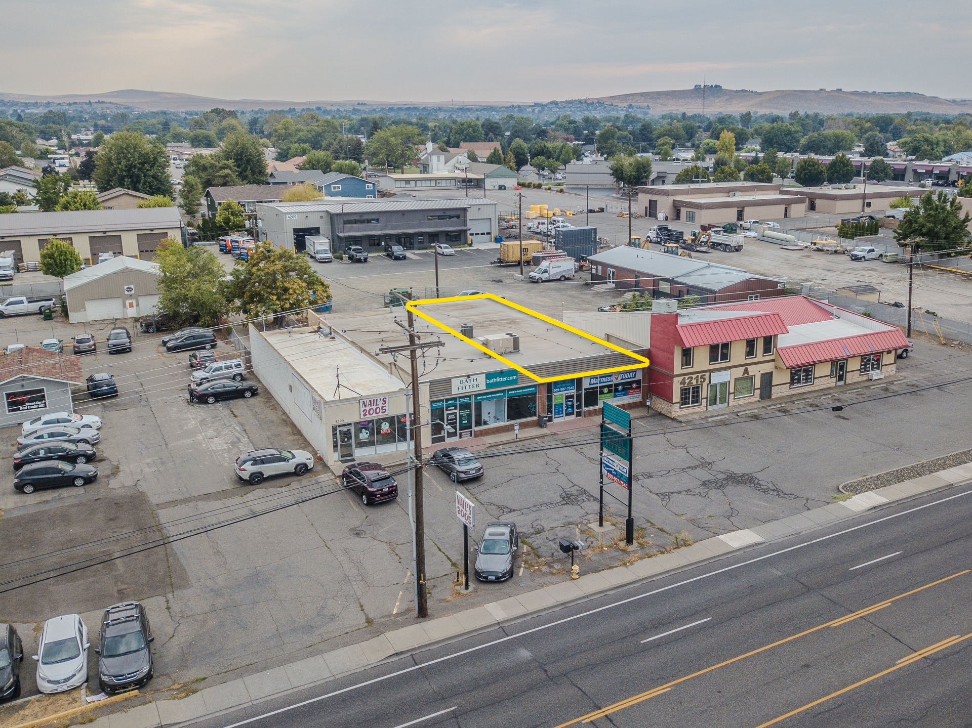 4207 W Clearwater Ave, Kennewick, WA for lease Building Photo- Image 1 of 14