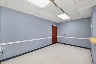 5445-5601 Loch Raven Blvd, Baltimore, MD for lease Interior Photo- Image 2 of 12