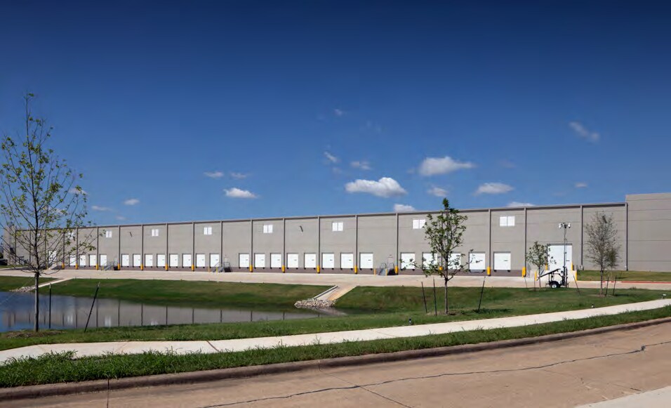 7500 Flagstone Dr, Fort Worth, TX for lease - Building Photo - Image 3 of 7