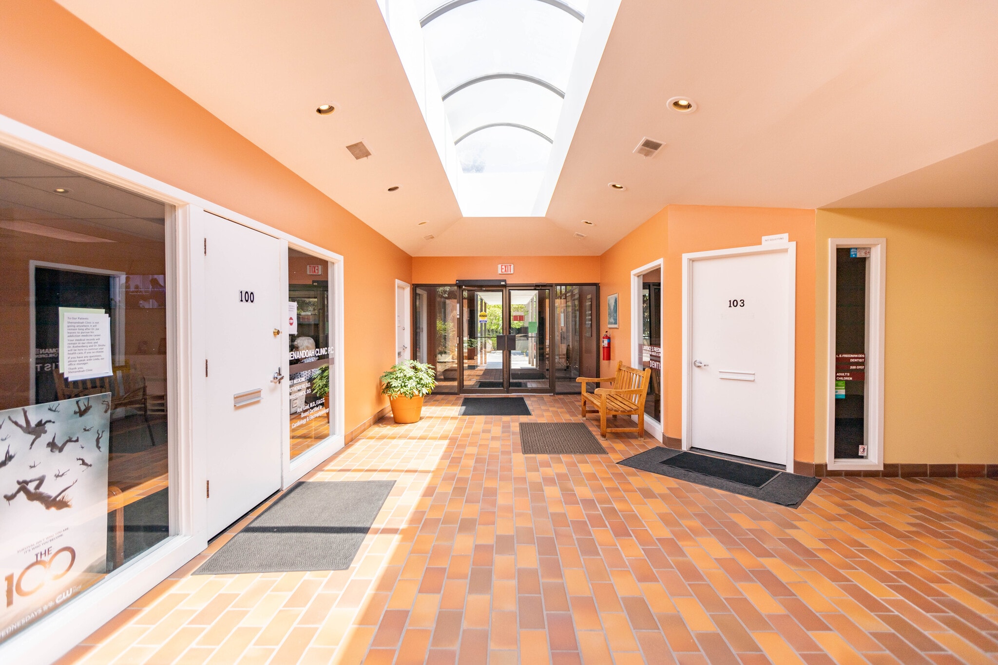 909 W Maple Rd, Clawson, MI for sale Interior Photo- Image 1 of 2