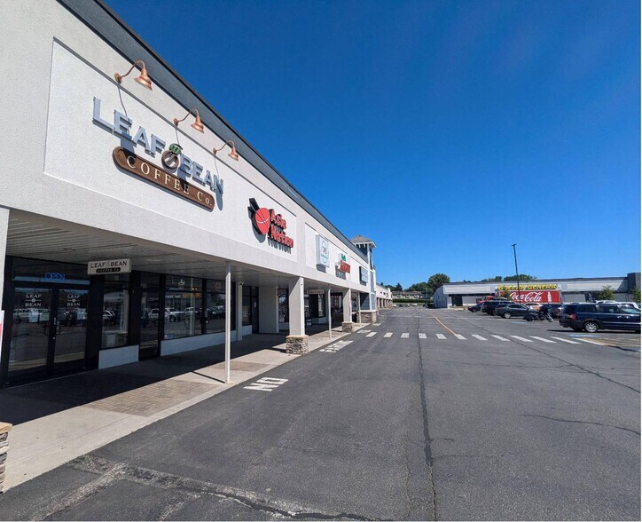 3240 Chili Ave, Rochester, NY à louer - Photo du bâtiment - Image 3 de 14