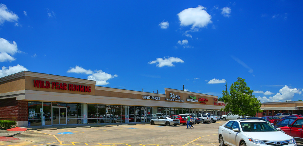 9330 W Broadway St, Pearland, TX for lease - Building Photo - Image 3 of 33