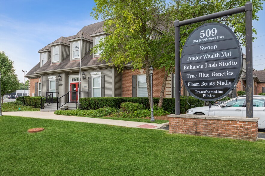 509 W Old Northwest Highway, Barrington, IL à louer - Photo du bâtiment - Image 2 de 5
