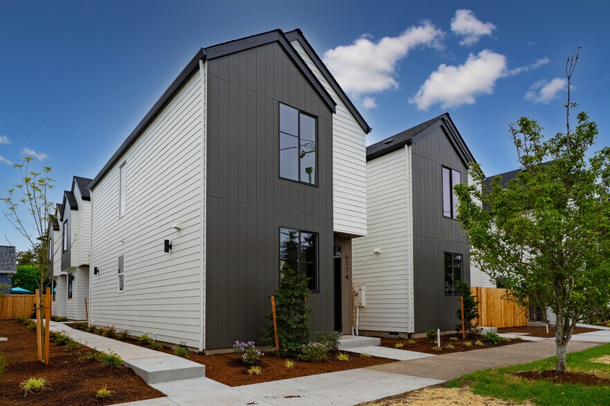 6166 Stanton St, Portland, OR à vendre - Photo du bâtiment - Image 1 de 14