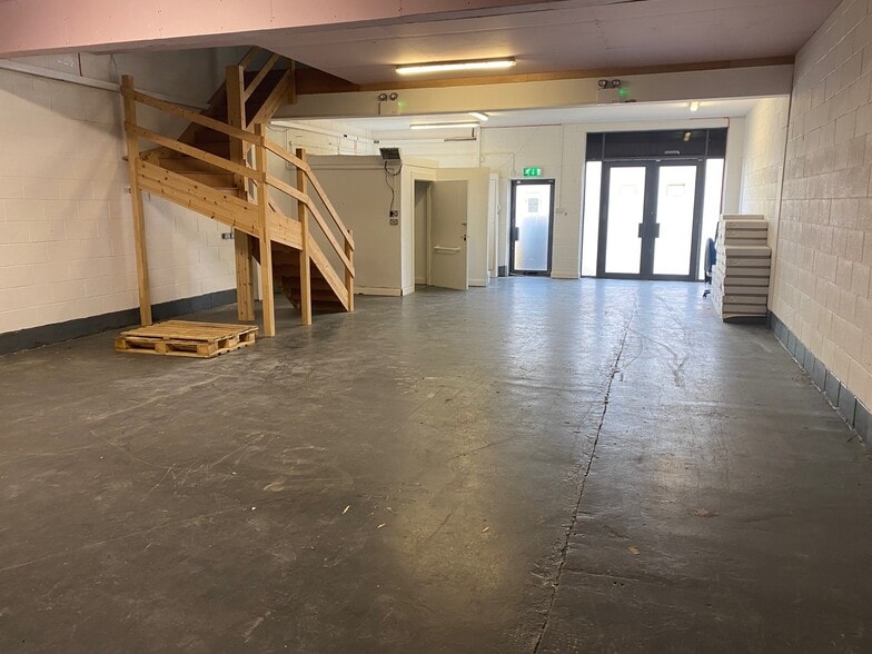 Bowman Ct, Royal Wootton Bassett for lease - Primary Photo - Image 1 of 12