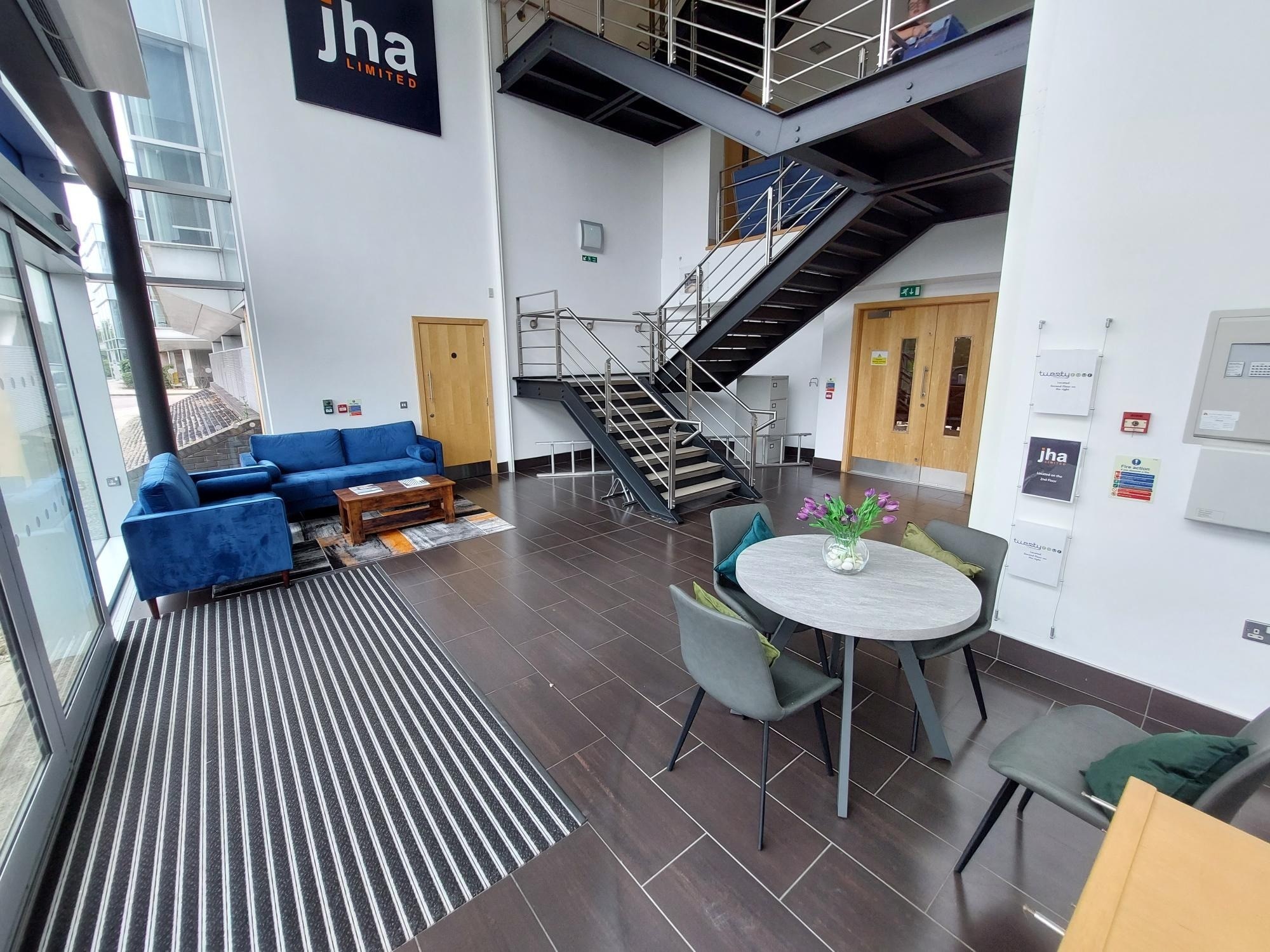 Lakeside Blvd, Doncaster à louer Photo intérieure- Image 1 de 3