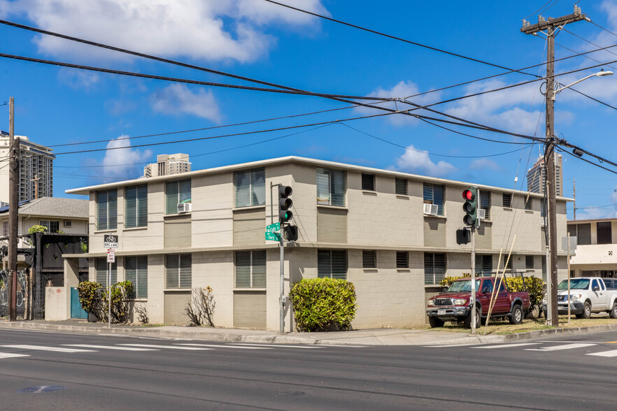 746 McCully St, Honolulu, HI for sale - Building Photo - Image 1 of 1