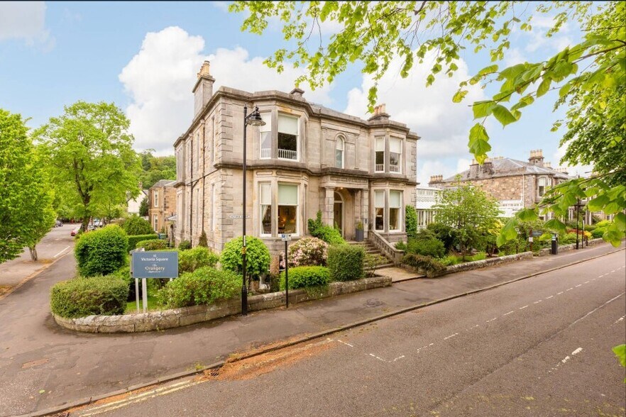 12 Victoria Sq, Stirling à vendre - Photo du bâtiment - Image 2 de 8