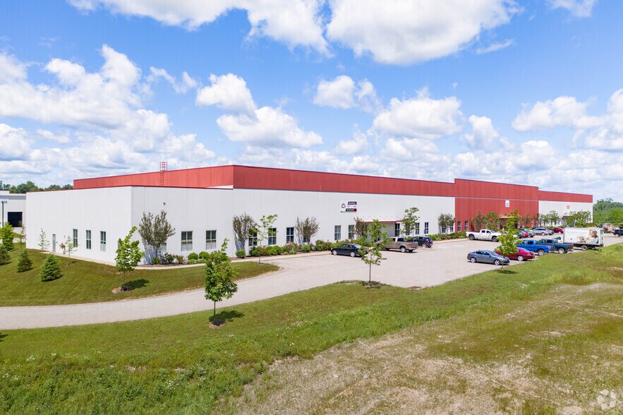 400 Crown Ct, Oakdale, PA à louer - Photo du bâtiment - Image 2 de 8