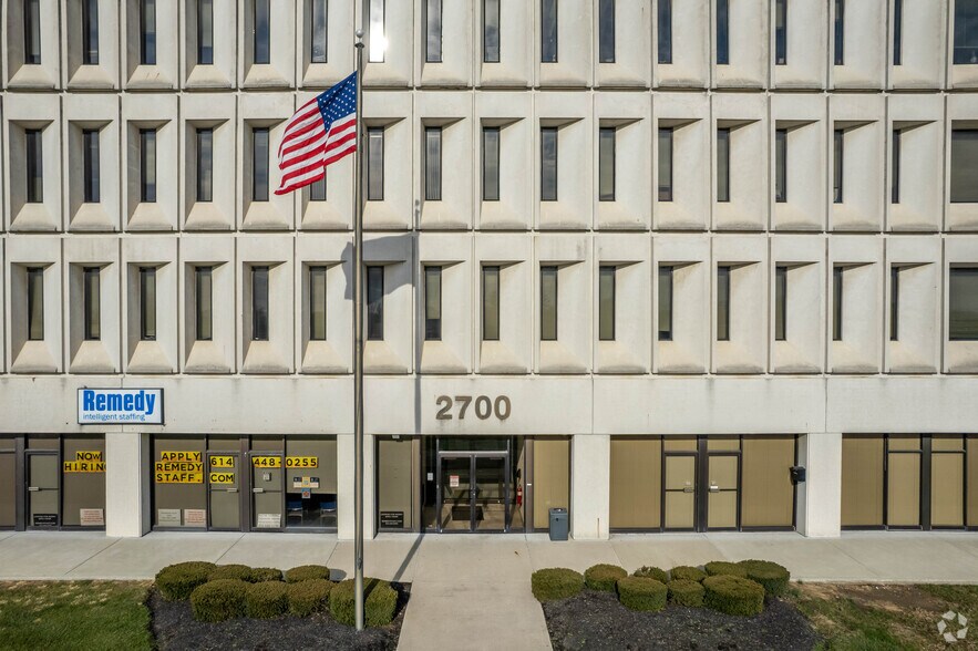 2700 E Dublin Granville Rd, Columbus, OH à louer - Photo du bâtiment - Image 2 de 11