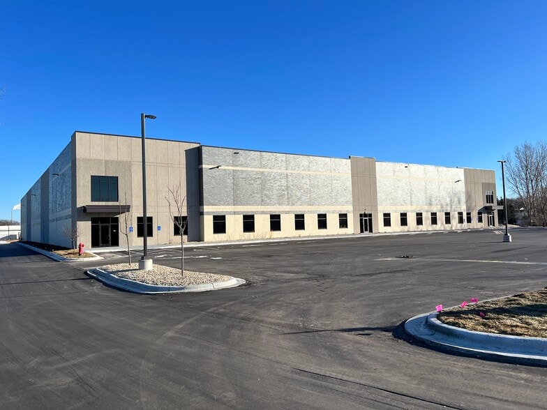 3374 Columbia Drive, Eagan, MN for lease - Building Photo - Image 2 of 7