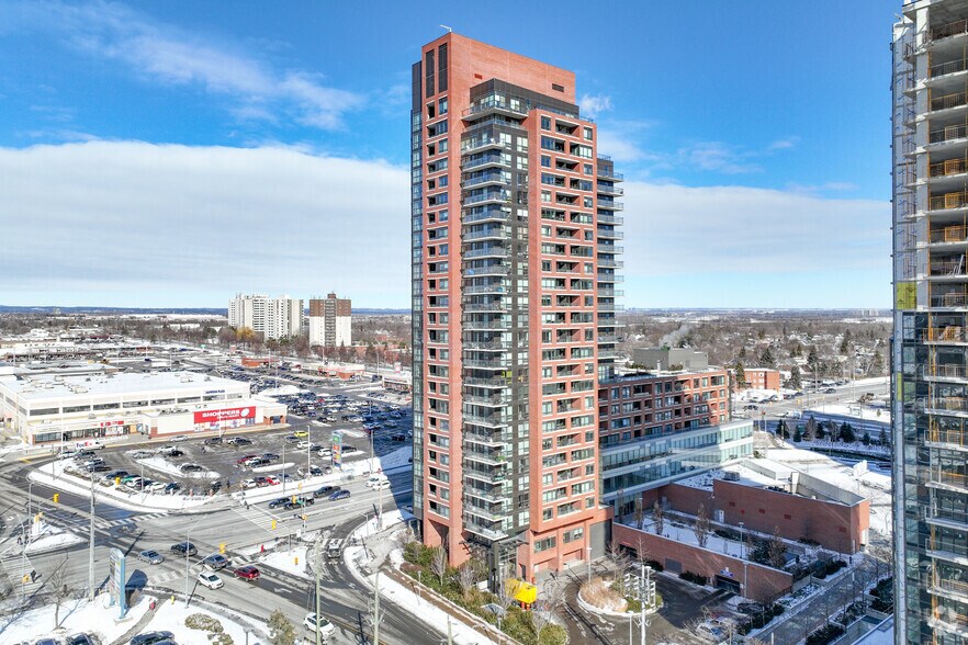 73 Bayly St W, Ajax, ON à vendre - Photo principale - Image 1 de 1