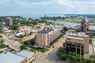 100 N Main St, Oshkosh, WI - Aérien  Vue de la carte