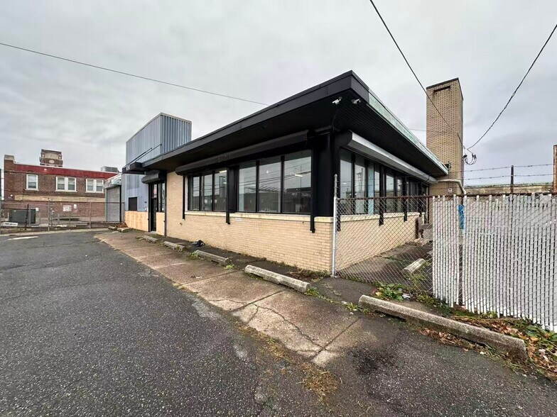 648-658 E Erie Ave, Philadelphia, PA à louer - Photo du bâtiment - Image 2 de 23