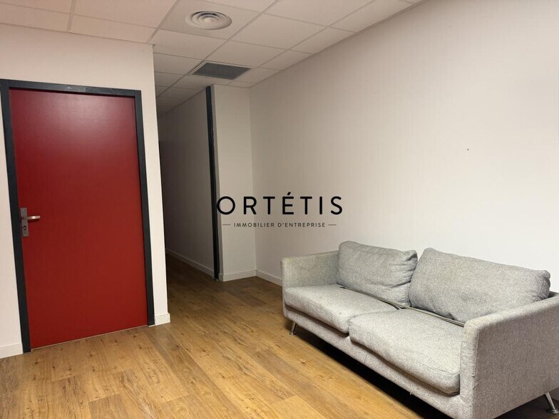 9 Rue Jean-François Romieu, Muret for lease - Interior Photo - Image 2 of 14