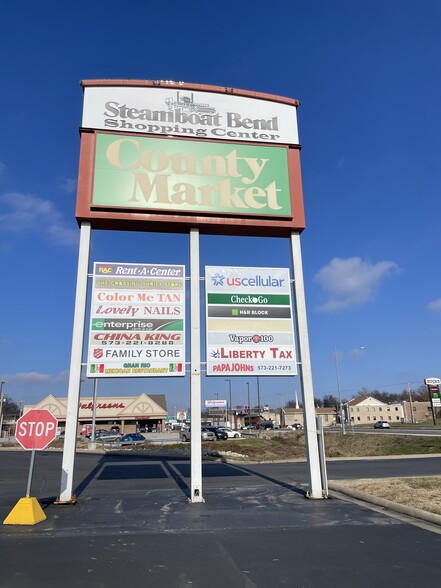 100-200 Steamboat Bend Shopping Ctr, Hannibal, MO à louer - Photo du bâtiment - Image 3 de 3