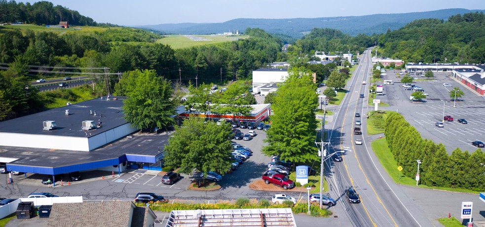 369 US-4, Lebanon, NH à vendre - Photo principale - Image 1 de 1